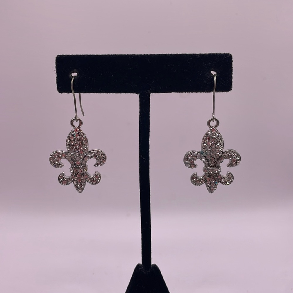 Vintage Silver Tone Rhinestone Crystal Fleur De Lis Dangle Statement Earrings